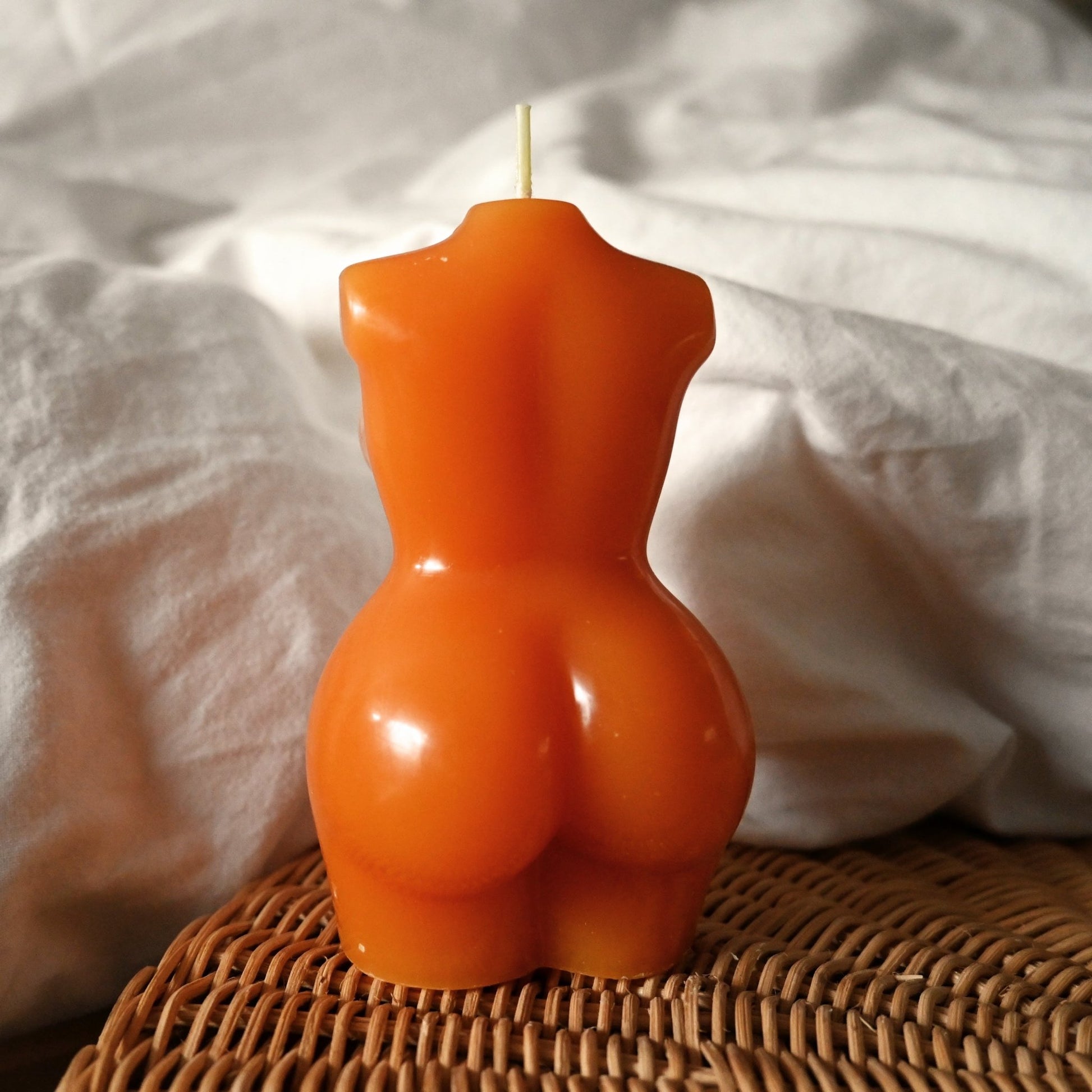 LaCire Torso Curves Drip Candle - OH WHAT BEAUTY
